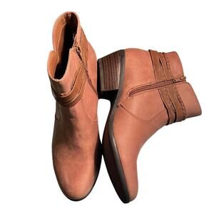 Yuu Tan Ankle Boots. 10M